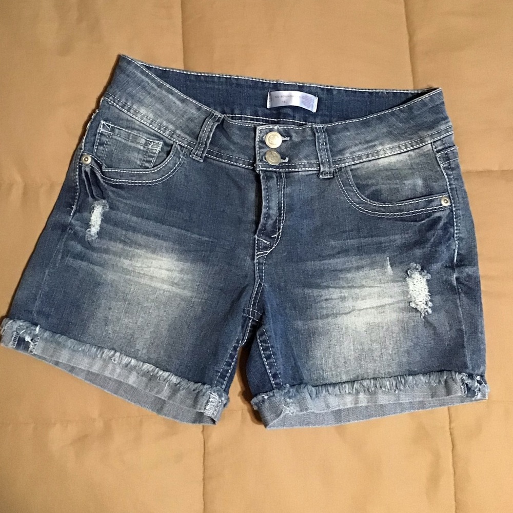 No Boundaries shorts.